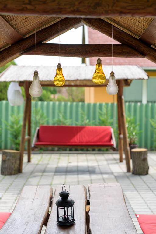 Zoeldbarat Vendeghaz Hotell Nyíregyháza Exteriör bild